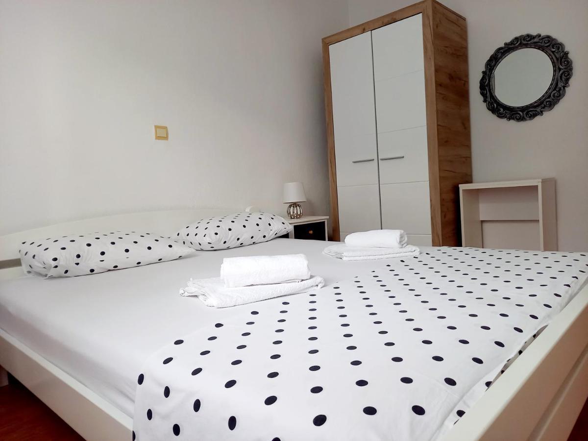 Apartments Marusic Makarska Esterno foto