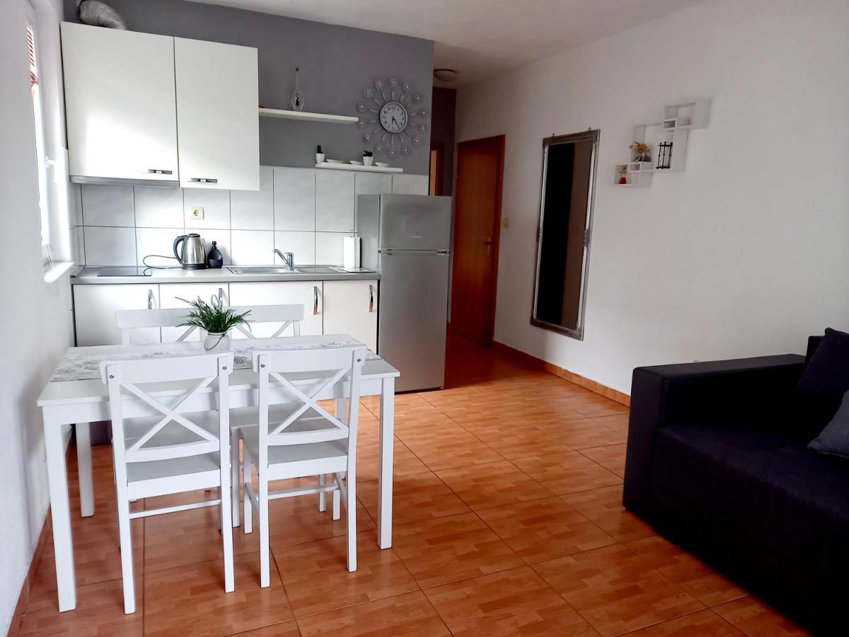 Apartments Marusic Makarska Esterno foto