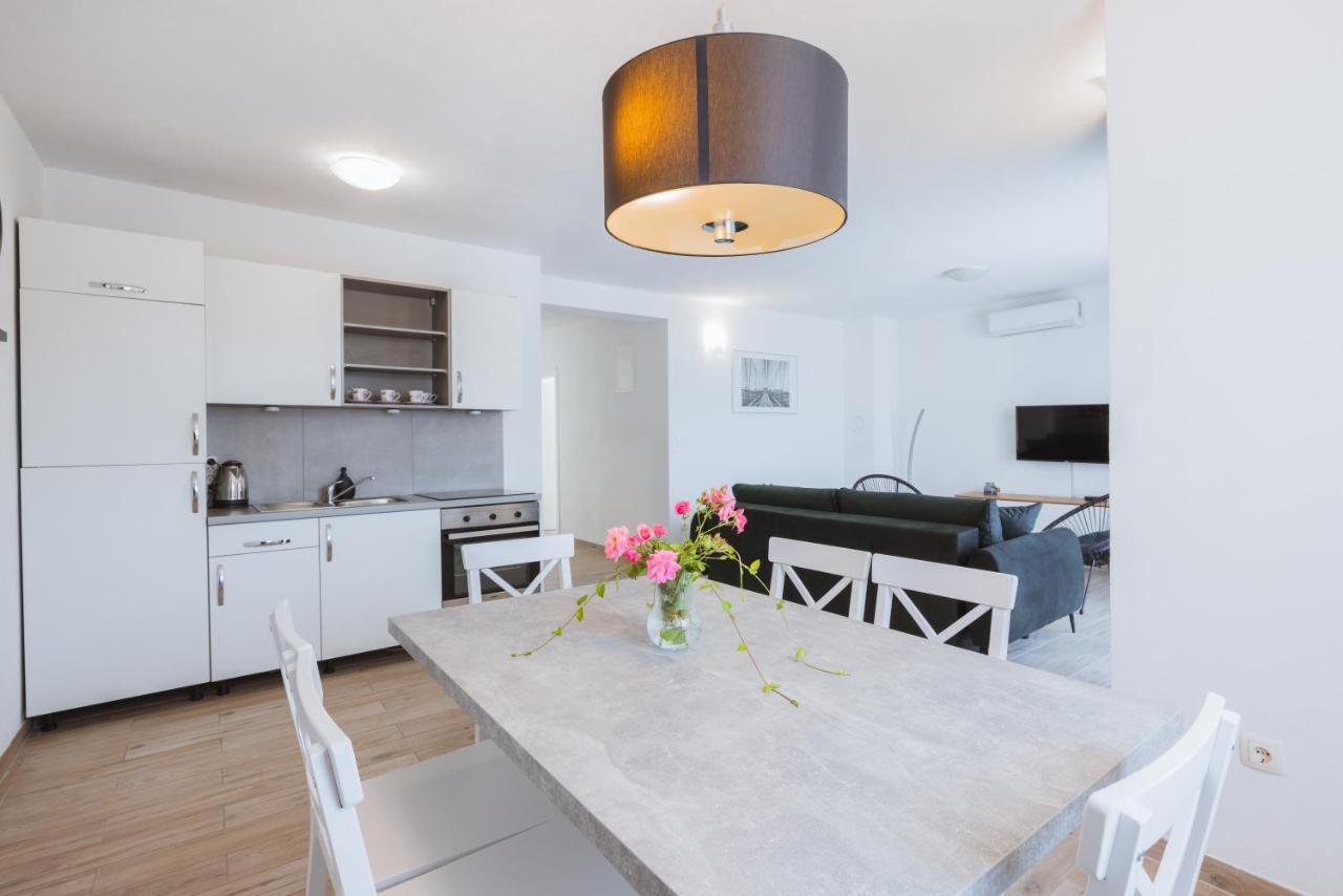 Apartments Marusic Makarska Esterno foto
