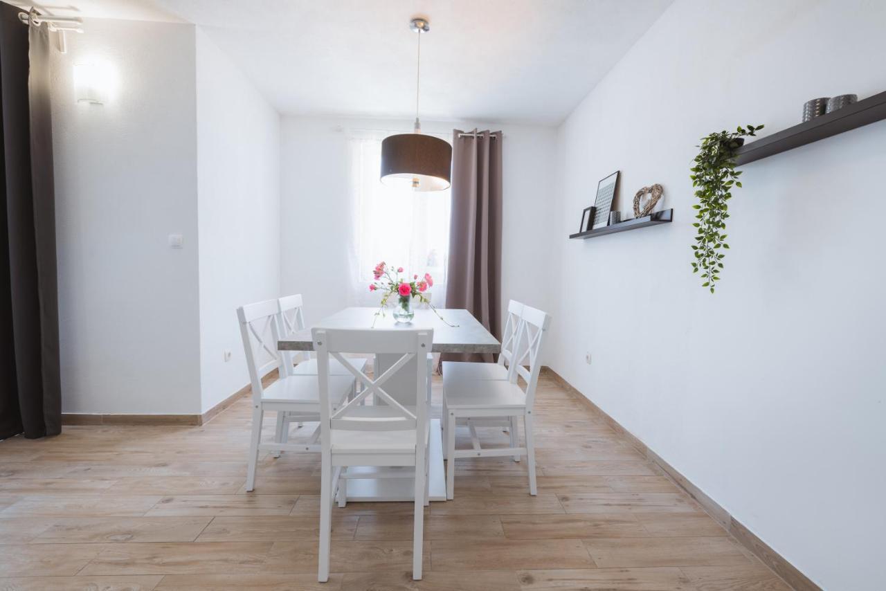 Apartments Marusic Makarska Esterno foto