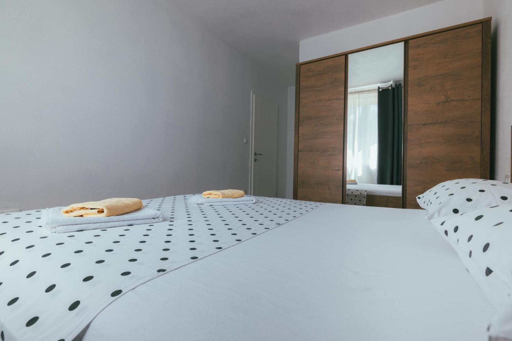 Apartments Marusic Makarska Esterno foto