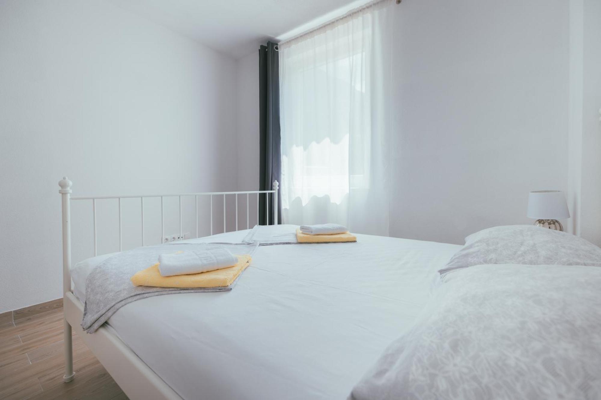 Apartments Marusic Makarska Esterno foto